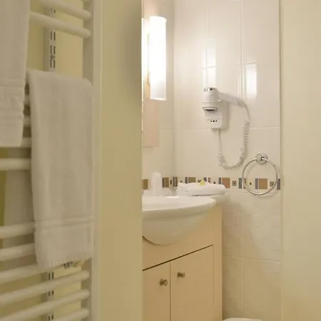 Hotel Adonis Résidence Du 4*